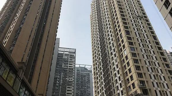 【深度報(bào)道】?jī)?nèi)地民企財(cái)困拿地降溫 港資趁機(jī)北上抄底