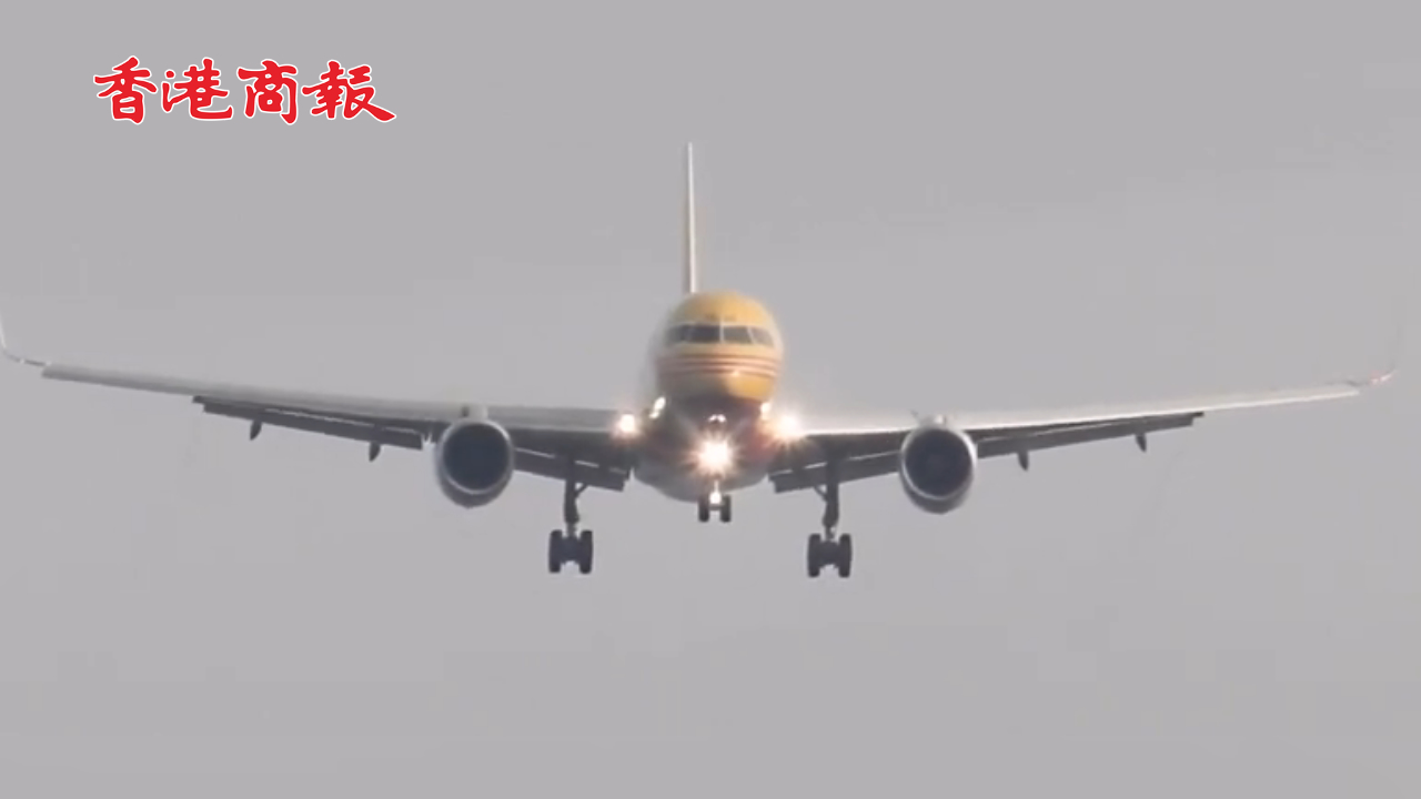 有片丨英空管系統(tǒng)故障致大量航班延誤
