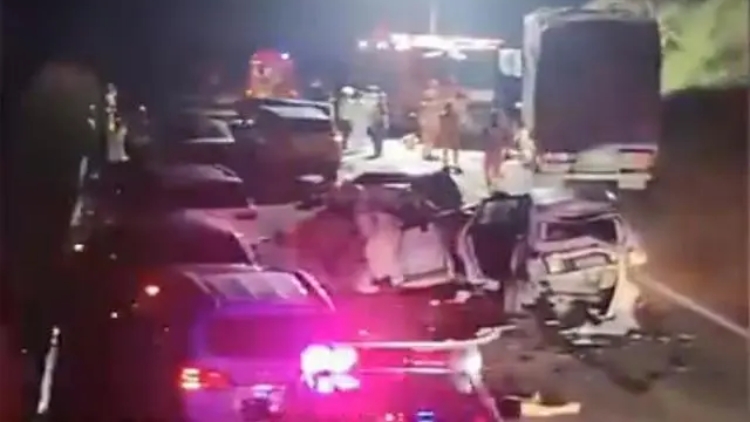 5人死亡15人送醫(yī)！凌晨突發(fā)多車(chē)追尾，廣西梧州通報(bào)