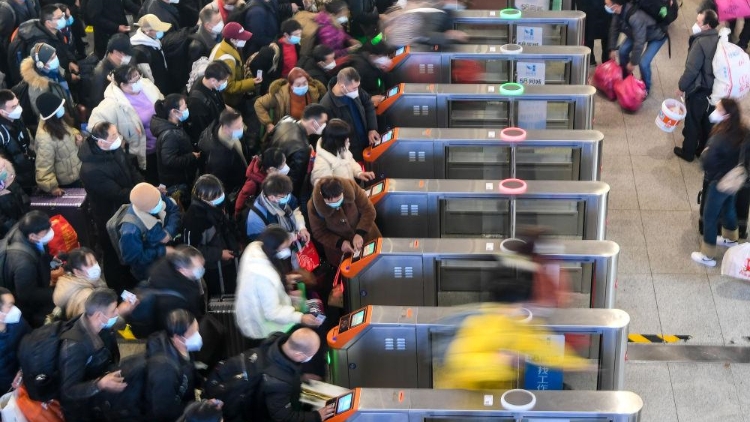 今年前三季度我國完成跨區(qū)域人員流動量456.6億人次