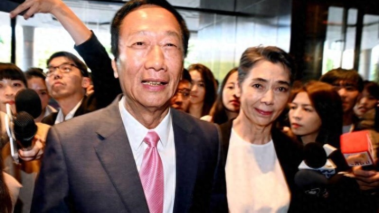 郭臺銘宣布退選：為臺灣的未來，選擇成全