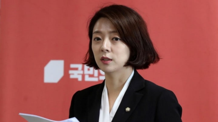 韓國(guó)女議員裴賢鎮(zhèn)街頭遇襲 正留院觀察