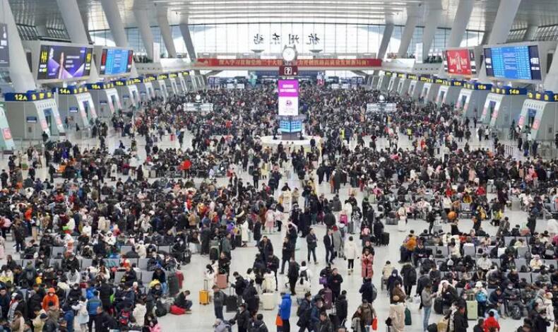 中國春運(yùn)首日跨區(qū)域人員流動(dòng)近1.9億人次
