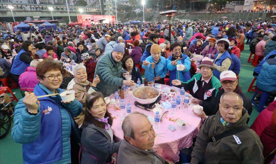黃大仙新春團(tuán)年飯?bào)坶_(kāi)280席  獲關(guān)愛(ài)婆婆期望舉辦更多活動(dòng)