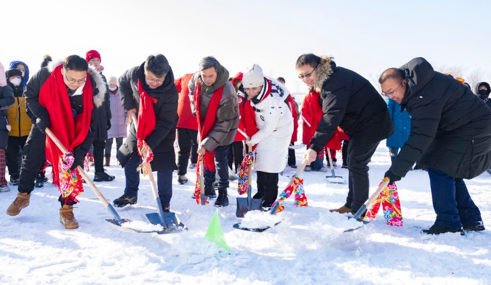 長(zhǎng)春市首屆堆雪人大賽開賽