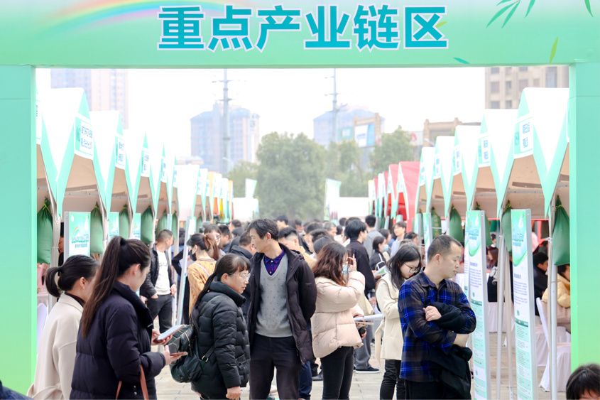 「職」達(dá)家門口   湖南「春風(fēng)」送崗5.5萬個以上