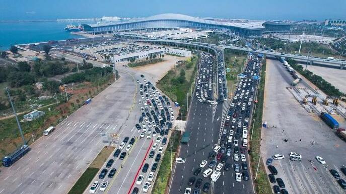 ?？谌垡鸦謴?fù)正常運(yùn)營 臨時(shí)待渡停車場(chǎng)19日晚將關(guān)閉