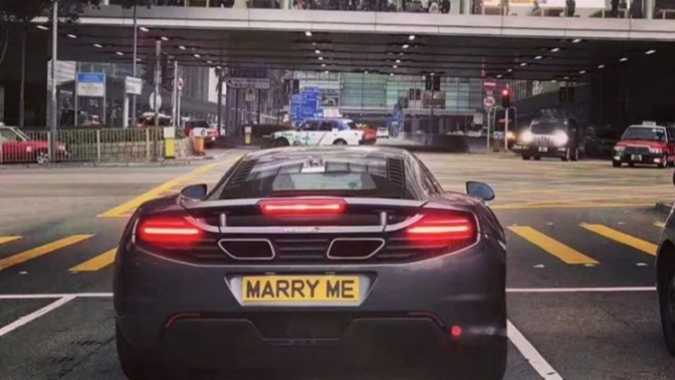 港俾你聽｜聽說最會玩花樣的車牌都在香港？來睇有錢人的車牌係乜樣→