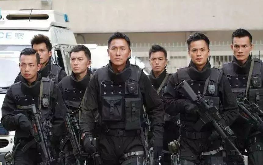 港俾你聽｜香港阿Sir的顏值有多高？比港片裏的還要帥！