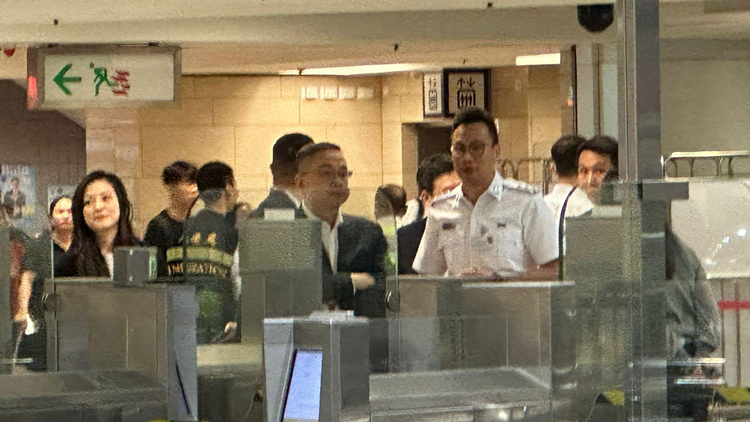 郭俊峯：截至上午10時4.3萬內(nèi)地客入境 口岸運作暢順