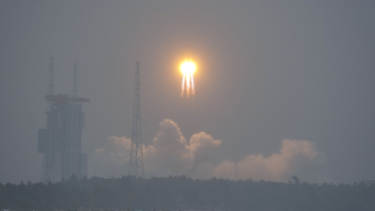 歷史性時刻！外媒：嫦娥六號「邁出探索太空重要一步」