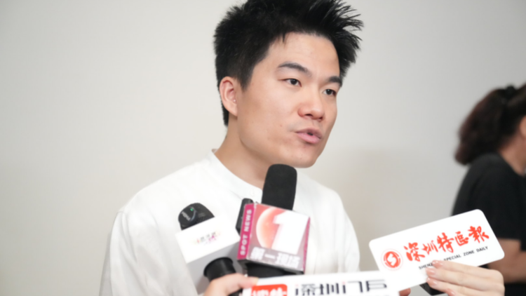 連播12小時，「深圳南山行」直播結束！ 董宇輝向深圳深情告白