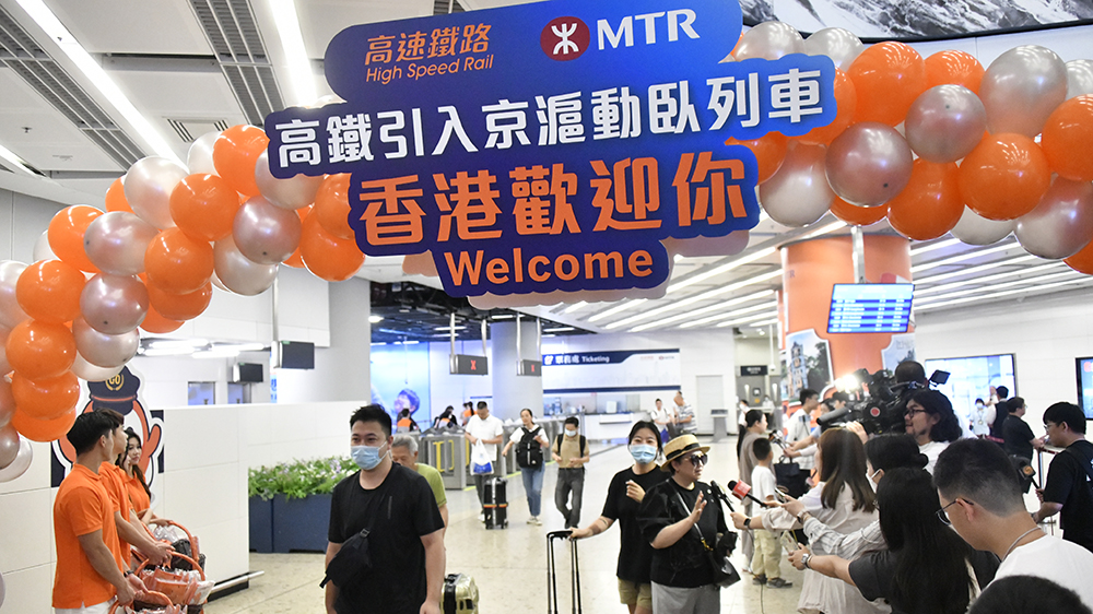 有片｜滬港高鐵動臥首發(fā)列車抵港