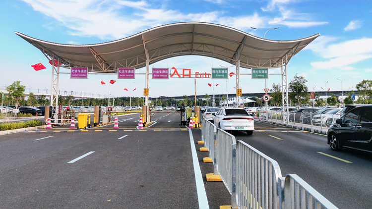 長(zhǎng)時(shí)停車享7折優(yōu)惠 深圳機(jī)場(chǎng)推出暑期停車惠民舉措