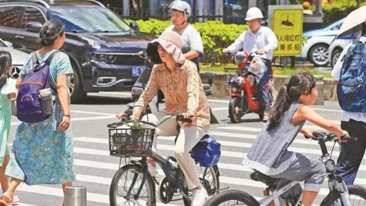 高溫黃色預警信號生效，明後天最高37℃ 「格美」不作美 大暑變酷暑