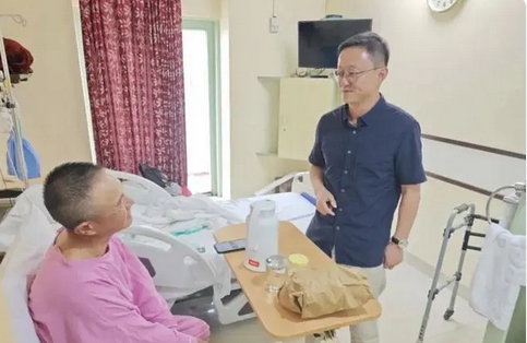 外交部發(fā)言人就印方在孟買附近海域營(yíng)救中國(guó)籍船員答記者問(wèn) 