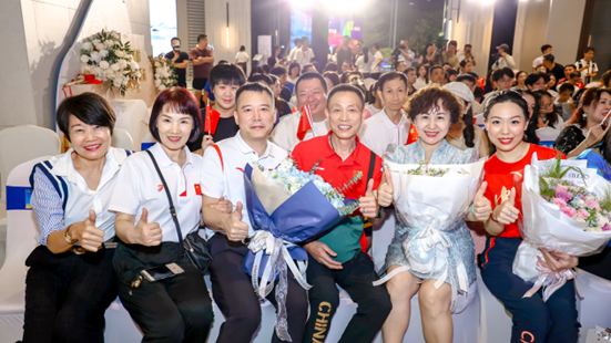 中山馬鞍島點(diǎn)燃奧運(yùn)之夜 見證中國(guó)第31枚金牌誕生