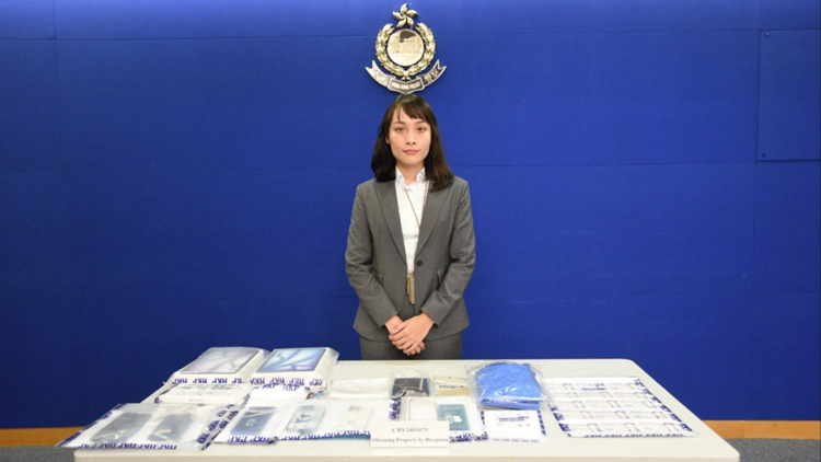 用假學生證購買蘋果優(yōu)惠產(chǎn)品 警拘9人 搜出16張假學生證