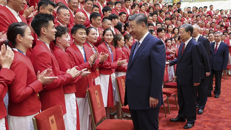 習(xí)近平接見第33屆奧運(yùn)會(huì)中國(guó)體育代表團(tuán)