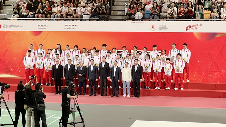 直播回放｜內(nèi)地奧運健兒羽毛球、體操及乒乓球表演