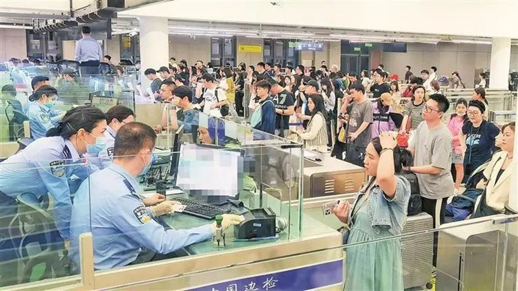 中秋節(jié)深港口岸客流峰值預(yù)計將破88萬人次