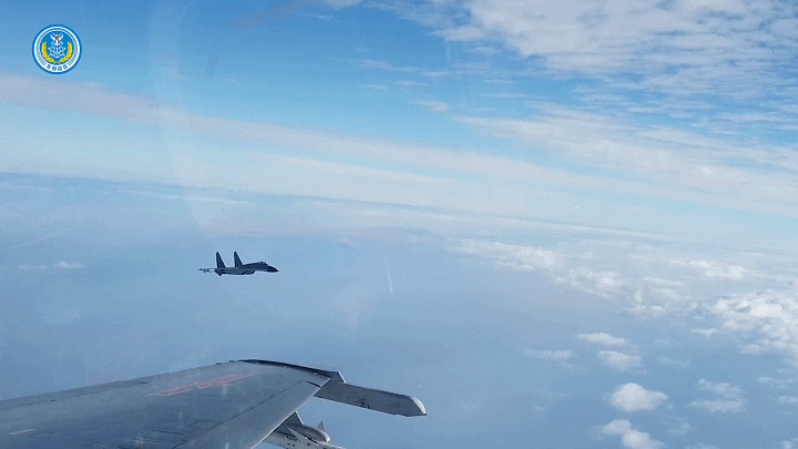戰(zhàn)鷹瞰臺！東部戰(zhàn)區(qū)空軍多型戰(zhàn)機(jī)與寶島臺灣中央山脈同框