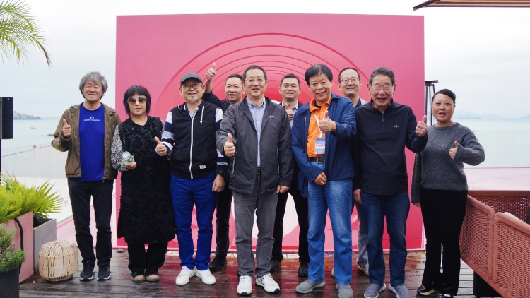 中國(guó)著名作家「打卡」大鵬民宿 感受「慢生活」詩(shī)意棲居