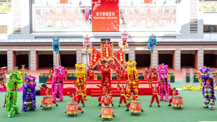  沙田馬場(chǎng)大年初三上演農(nóng)曆新年賽馬日 一連串精彩活動(dòng)與市民遊客同賀新春
