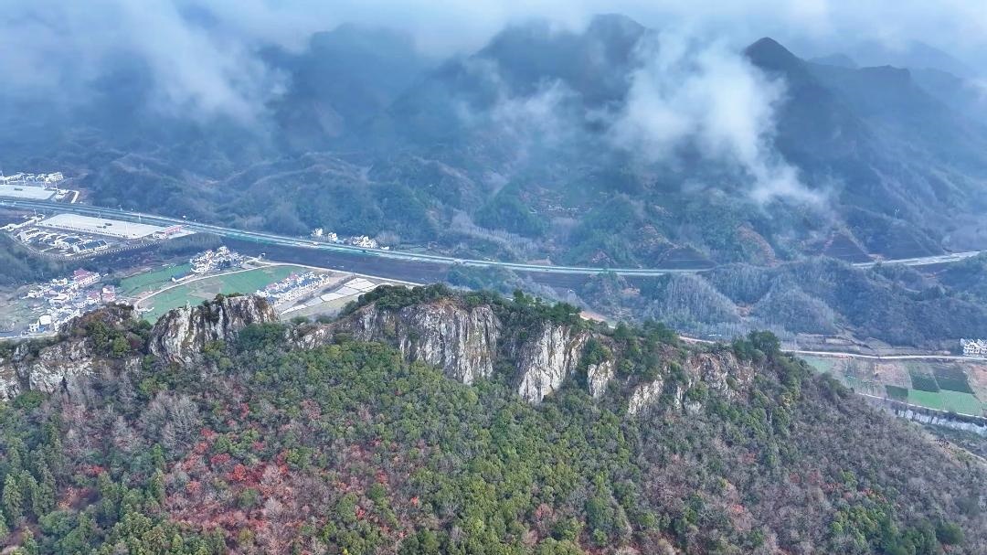 皖祁門縣：秀美燕山雲(yún)霧起