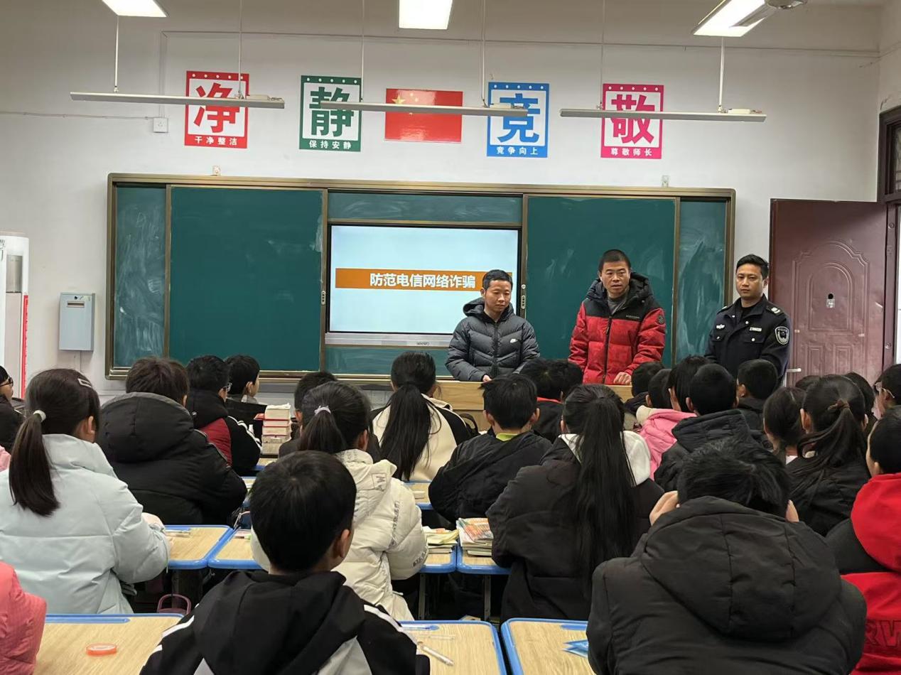 皖黟縣柯村鎮(zhèn)：守護校園淨土 共築平安防線