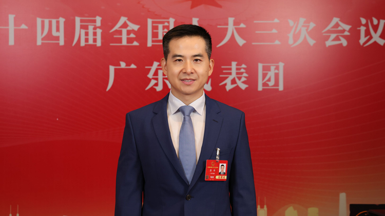 全國(guó)人大代表苗偉：圍繞法治建設(shè)、產(chǎn)業(yè)發(fā)展、社會(huì)治理等領(lǐng)域建言獻(xiàn)策