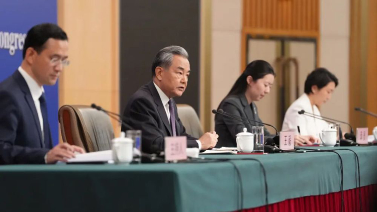 兩會外長記者會的三個細(xì)節(jié)