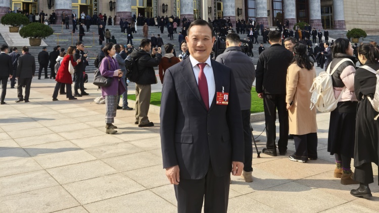 全國政協(xié)委員、香港廣西社團總會首席會長王明凡：呼籲加強涉外法治體系建設護航大灣區(qū)高質(zhì)量發(fā)展