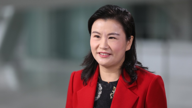 「最強(qiáng)打工妹」周群飛旗下藍(lán)思科技擬到港上市