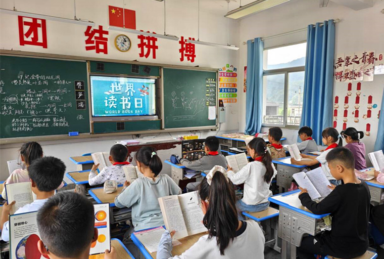 皖黟縣柯村鎮(zhèn)：書香潤(rùn)童心 綠色護(hù)成長(zhǎng)