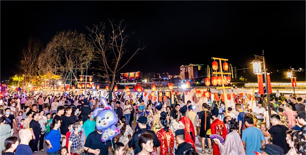 奮戰(zhàn)「主戰(zhàn)場」衝鋒「最前沿」  一季度經(jīng)濟(jì)運(yùn)行的「屯溪?dú)庀蟆? title=