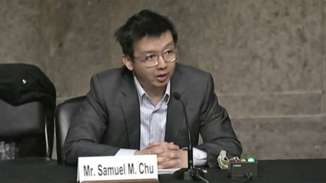 「佔中」三子之一朱耀明牧師的兒子朱牧民亦是香港民主委員會的創(chuàng)始人之一。